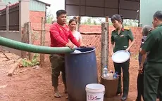 Quân đội hỗ trợ nước sinh hoạt cho đồng bào vùng biên giới