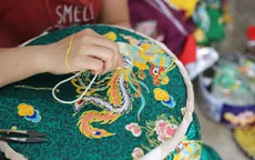 Hậu dỡ bỏ cách ly, dân làng thêu Đông Cứu tính chuyện bỏ nghề
