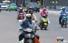 Trời nắng nóng, người đi xe máy cần chú ý điều gì?