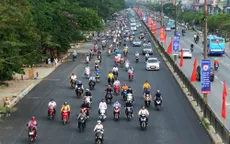 Người dân ùn ùn đổ về sau nghỉ lễ: Hà Nội "tạm biệt" đường thông, hè thoáng