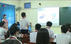 Sáng 4/5, học sinh các cấp ở Đà Nẵng đồng loạt trở lại trường học
