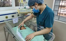 Bé sơ sinh sống sau 3 ngày giữa trời nóng 40 độ là điều kỳ diệu