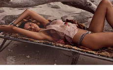 Georgia Fowler gợi ý các mẫu đi biển