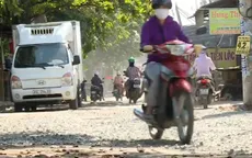 10 năm đi trên cung đường đầy "ổ voi" - Bao giờ người dân hết khổ?