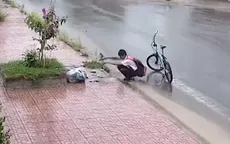 "Hiện tượng MXH" đội mưa nhặt rác: Thấy đường không còn ngập nữa em rất vui