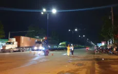 Truy tìm tài xế tông xe khiến đôi nam nữ chết thảm giữa đường ở Bình Dương