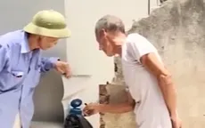Giá nước sạch đắt "cắt cổ", người dân đánh cược sức khỏe dùng nước ô nhiễm