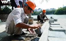 Hà Nội yêu cầu nâng chất lượng đá lát vỉa hè chưa đạt chuẩn