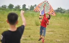 Thả diều: Mối nguy "dập dình" trong các khu dân cư