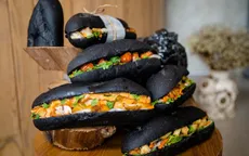 Phát sốt với bánh mì "bóng đêm" tại Quảng Ninh