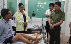 Mời lên trụ sở làm việc, công an bị 3 người đuổi đánh, chém đứt gân chân