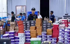 Đột kích kho hàng lậu hơn 10.000 m2 để bán qua livestream Facebook