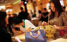 COVID-19 khiến giới nhà giàu Trung Quốc "dở khóc, dở cười" vì có tiền mà chẳng biết tiêu đâu