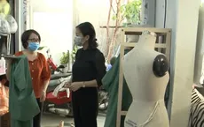 Gửi gắm nghĩa tình qua những bộ blouse gửi tuyến đầu chống dịch COVID-19