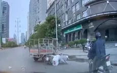 Xe ba bánh cắt ngang qua đường, tông thẳng vào xe máy