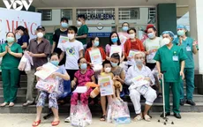 Thêm 14 ca mắc COVID-19 khỏi bệnh, trong đó có bệnh nhân 21 tháng tuổi