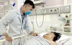 Tự ý tăng liều thuốc uống, một phụ nữ nguy kịch
