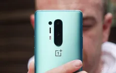 "Sát thủ iPhone" OnePlus 8 Pro sắp bán chính hãng tại Việt Nam