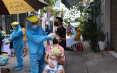 Gần 900 mẫu xét nghiệm nhóm âm tính với SARS-CoV-2