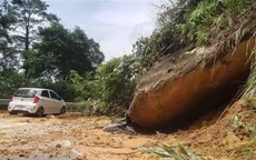 Hàng trăm mét khối đất đá sạt lở tại con đường duy nhất lên Tam Đảo