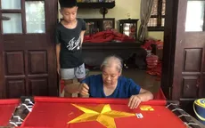 Ghé thăm ngôi làng may cờ Tổ quốc