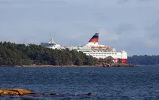 Phà chở 300 người bị mắc cạn trên biển Baltic