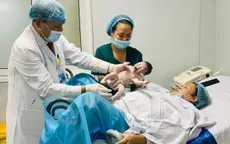 Những thiên thần nhỏ chào đời trong khoảnh khắc đầu tiên của năm mới 2021