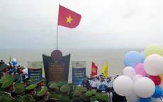 Lễ chào cờ đầu năm mới 2021 tại điểm cực Đông trên đất liền
