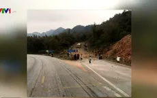 Hòa Bình: 30 hành khách trên ô tô mất phanh thoát nạn nhờ... đường cứu nạn
