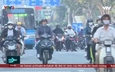Người dân TP.HCM thích thú đón thời tiết se lạnh