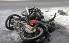 Xe máy cháy trơ khung sau va chạm, 1 người bỏng nặng