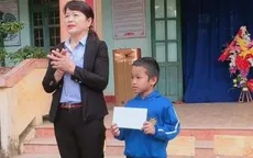 Biểu dương, khen thưởng học sinh lớp 2 trả lại 7 triệu đồng nhặt được