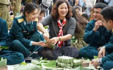 10 năm gói những tấm bánh nghĩa tình mang Tết yêu thương về cho người nghèo