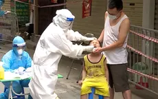 Người dân phường Thanh Xuân Trung thay đổi thói quen, thích ứng an toàn với COVID-19