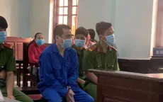 Thầy giáo làm bậy với nhiều nam sinh bị tố lây truyền HIV