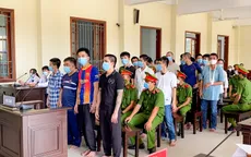 80 năm tù giam cho 2 nhóm giang hồ mang súng hỗn chiến trên phố