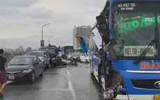 Hà Nội: 4 ô tô tông nhau gây ùn tắc kéo dài trên đường vành đai 3