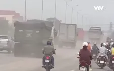Đồng Nai: Xe ben hoành hành trên quốc lộ gây bụi mù mịt