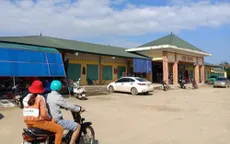 Đưa người nhà vào danh sách tiêm vaccine, phó ban quản lý chợ bị đình chỉ