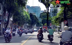Người dân TP Hồ Chí Minh trở lại với nhịp sống bộn bề lo toan sau 4 tháng nghỉ dịch