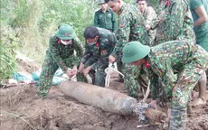 Quảng Trị: Hai quả bom "khủng" phát lộ sau mưa lớn