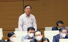 Cấm giáo viên dạy thêm, sao bác sĩ được mở phòng khám riêng?