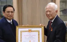 Trao huy hiệu 60 năm tuổi Đảng cho Nguyên Phó Thủ tướng Vũ Khoan