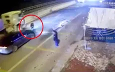 Ô tô tông ngã cảnh sát cơ động để trốn khai báo y tế
