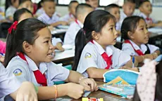 Lào triển khai tiêm vaccine COVID-19 cho trẻ 12 - 17 tuổi tại thủ đô Vientiane