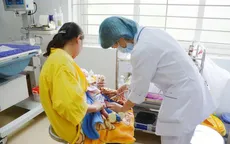 Thông tin chính thức về sự cố tiêm nhầm vaccine COVID-19 cho 18 trẻ em ở Hà Nội
