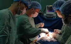Phẫu thuật lấy khối tóc nặng gần nửa cân trong dạ dày bé 7 tuổi