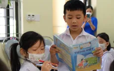 Học sinh lớp 1, 2 thực hiện bài kiểm tra định kỳ bằng hình thức trực tiếp