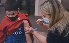 Các nước châu Âu bắt đầu tiêm vaccine COVID-19 cho trẻ 5-11 tuổi