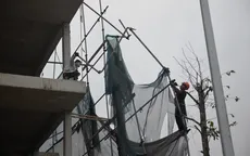 Sập giàn giáo khi thi công nhà liền kề, 2 người bị thương